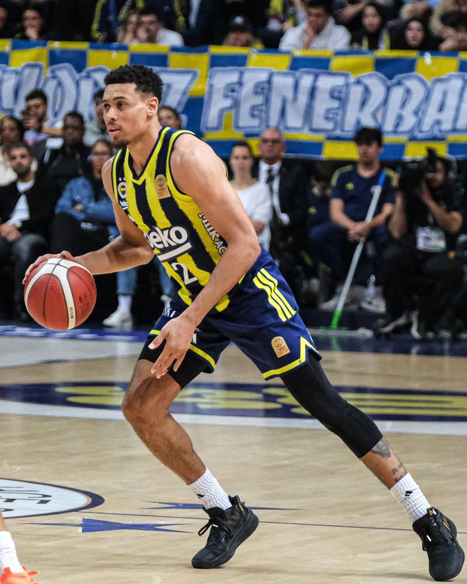 basketkolik1907's tweet photo. OYNAR

OYNATIR 

EUROLEAGUE'TEN GELEN TEKLİFLERİ REDEDEREK SÖZLEŞME UZATIR FENERBAHÇESİ İLE

HERŞEYİ YAPAR

ONUN ADI WADE BALDWİN 

#FenerbahçeBeko https://t.co/aQsr0BA1CQ