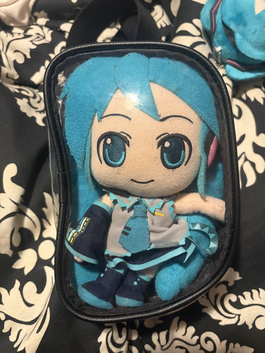 Alanza39's tweet photo. A perfect fit! https://t.co/xLB9x4vqzs
