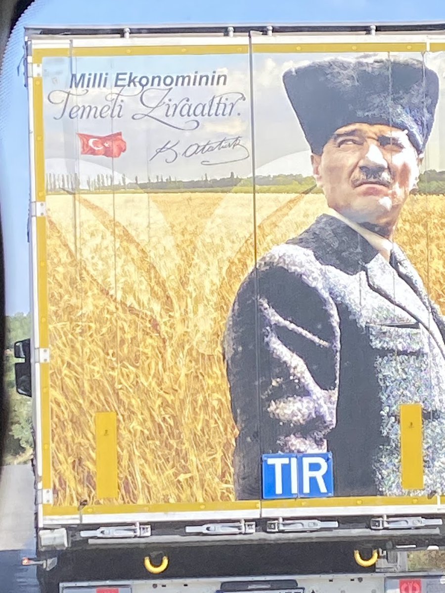 aysekoctrx's tweet photo. Dört dörtlük bir kamyon yazısı. 
Atatürk'ün vizyonu müthiş. 
Günümüzde hâlâ çok önemli bir hedef. https://t.co/Rz1zpRcq0r