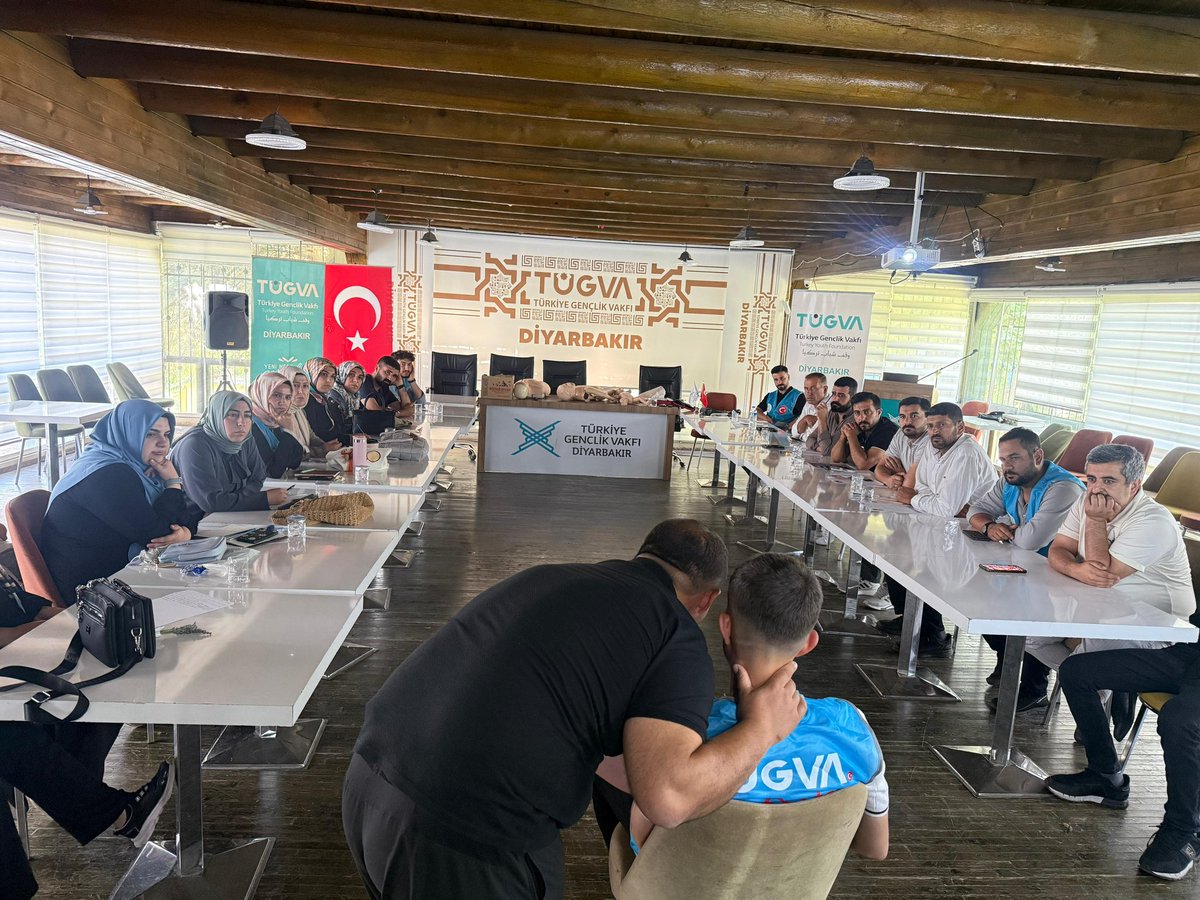 abdullahkikzade's tweet photo. ✔️Eğitmen Eğitimi
✔️İcathane Sertifika Töreni
✔️İlk Yardımı Eğitimi
Gençliğin enerjisi, heyecanı ve idealleriyle yarınlara daha güçlü yürüyoruz. Her gencin kendini geliştirebildiği, hayallerini gerçekleştirebildiği ve değerleriyle geleceğe yön verebildiği bir Gençlik  için çalışmaya devam ediyoruz. 🇹🇷✨