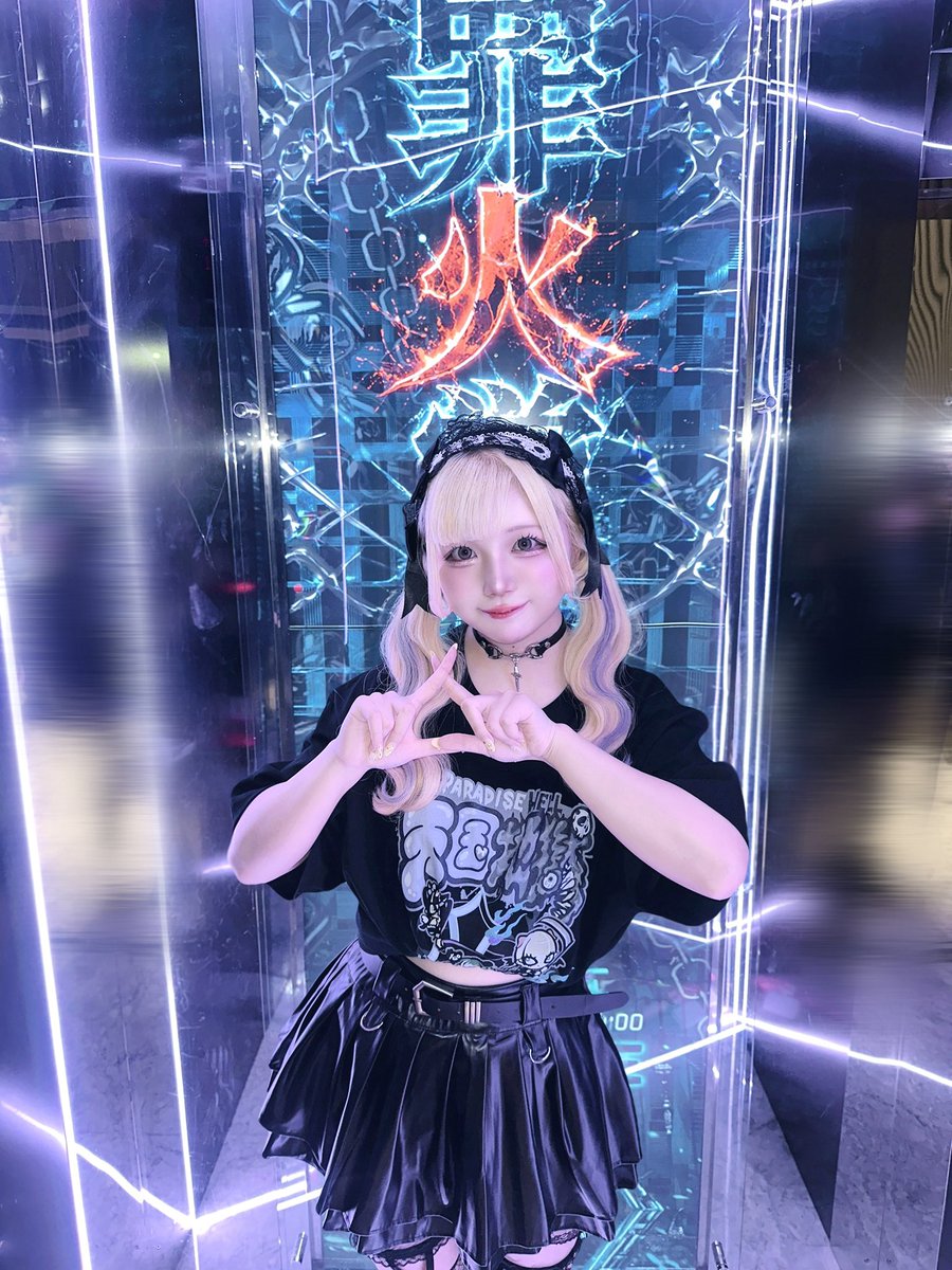 maikachandayou_'s tweet photo. 天国地獄さん1周年ライブ⋆⸜♱⸝‍⋆
時空ちゃんはグッズのTシャツを着て出演させてもらったよ!!
みんながライブを楽しんでくれているのがとっても伝わってきて嬉しかった😭💞
たくさんのはじめましてもありがとう🫶🏻

気分転換に1日だけ髪色を変えてみたよー！
紫かわいいでしょ👱🏻‍♀️💜

また明日ね！！ https://t.co/9FjVaHX47a