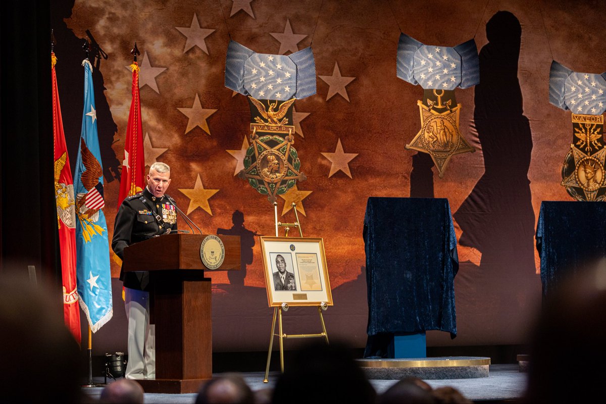 Commandant of the @USMC tweet media