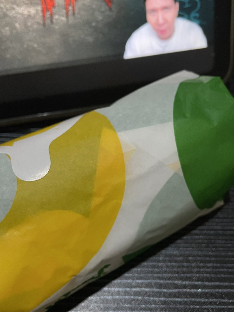 faerioes's tweet photo. Makanan gue HUFT kenapa akhir akhir ini jadi BERAT SEMUA MAKANANNYA SHIT LAH https://t.co/uZxjQdCjKc