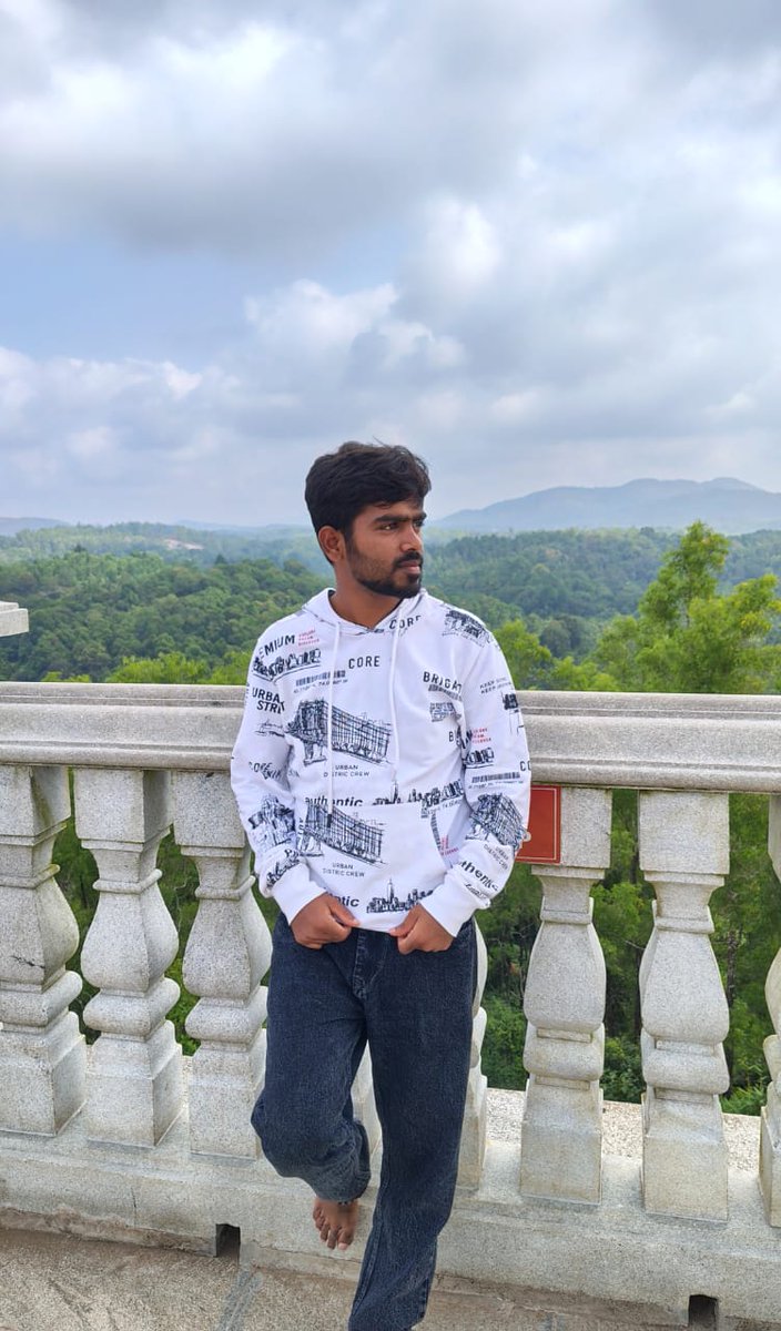 User_Yash's tweet photo. ನನ್ನ ಪ್ರೀತಿಯ ಕಾಲೇಜು ಸ್ನೇಹಿತನಿಗೆ ಜನ್ಮದಿನದ ಹಾರ್ದಿಕ ಶುಭಾಶಯಗಳು ನಮ್ಮ ಕಾಲೇಜಿನ ಆ ಸುಂದರ ದಿನಗಳು ಮತ್ತು ನಗು-ನಗುತ್ತಾ ಕಳೆದ ಕ್ಷಣಗಳು ಎಂದಿಗೂ ಮರೆಯಲು ಸಾಧ್ಯವಿಲ್ಲ. ನಿಮ್ಮ ಜೀವನದ ಮುಂದಿನ ದಿನಗಳು ಇನ್ನಷ್ಟು ಖುಷಿಯಿಂದ ಕೂಡಿರಲಿ Happy Birthday #Deepu❤ Ur love always #Yash🫶🏻❤ https://t.co/E3tNl7pi3d
