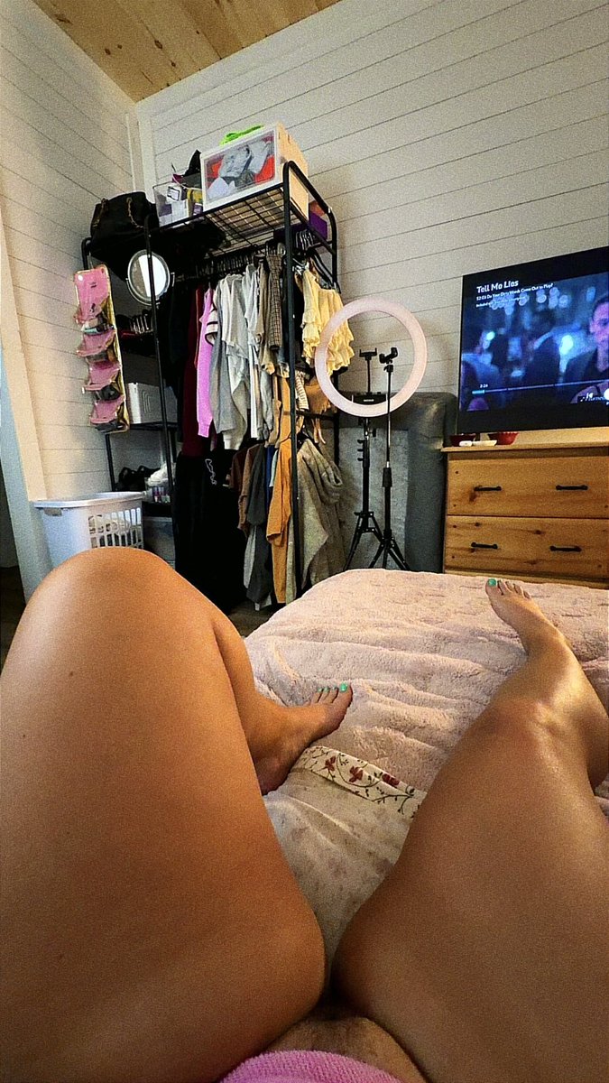 Ashhfaace's tweet photo. Come over 💗 https://t.co/Rnxc1liWRq