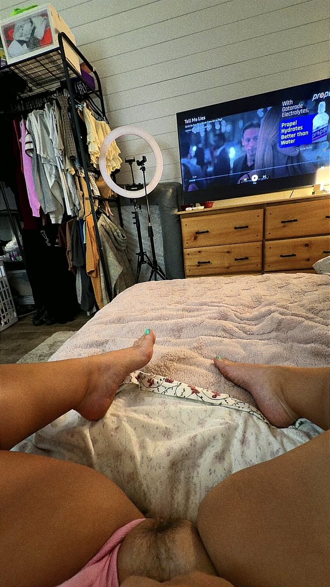 Ashhfaace's tweet photo. Come over 💗 https://t.co/Rnxc1liWRq