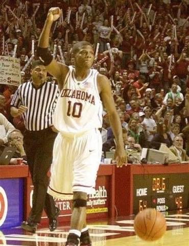 RememberThtDude's tweet photo. Remember this dude?

Hollis Price, PG 

Oklahoma 1999-2003

#BoomerSooner https://t.co/UQNQGEzvmp