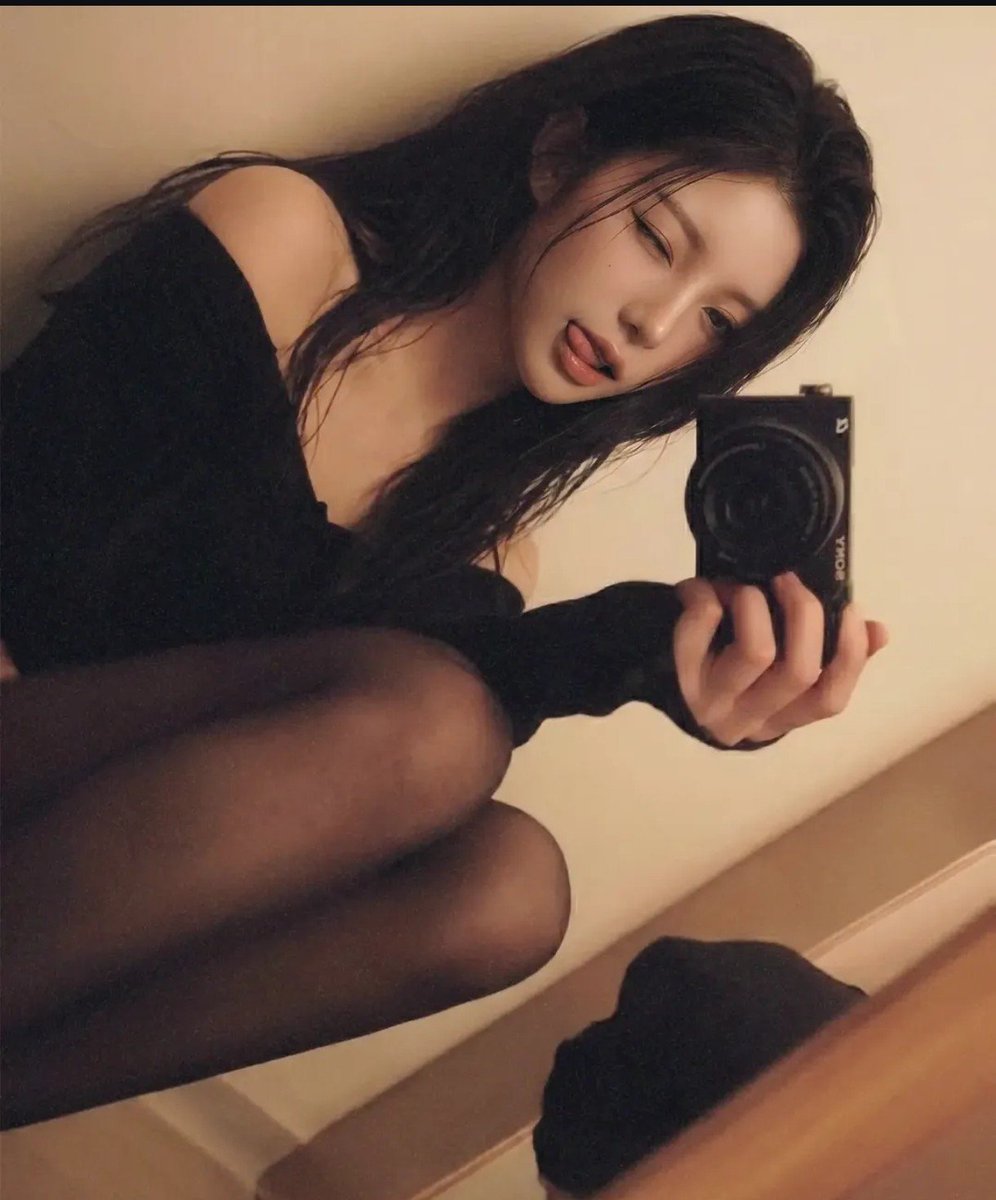 Nayeon tweet media