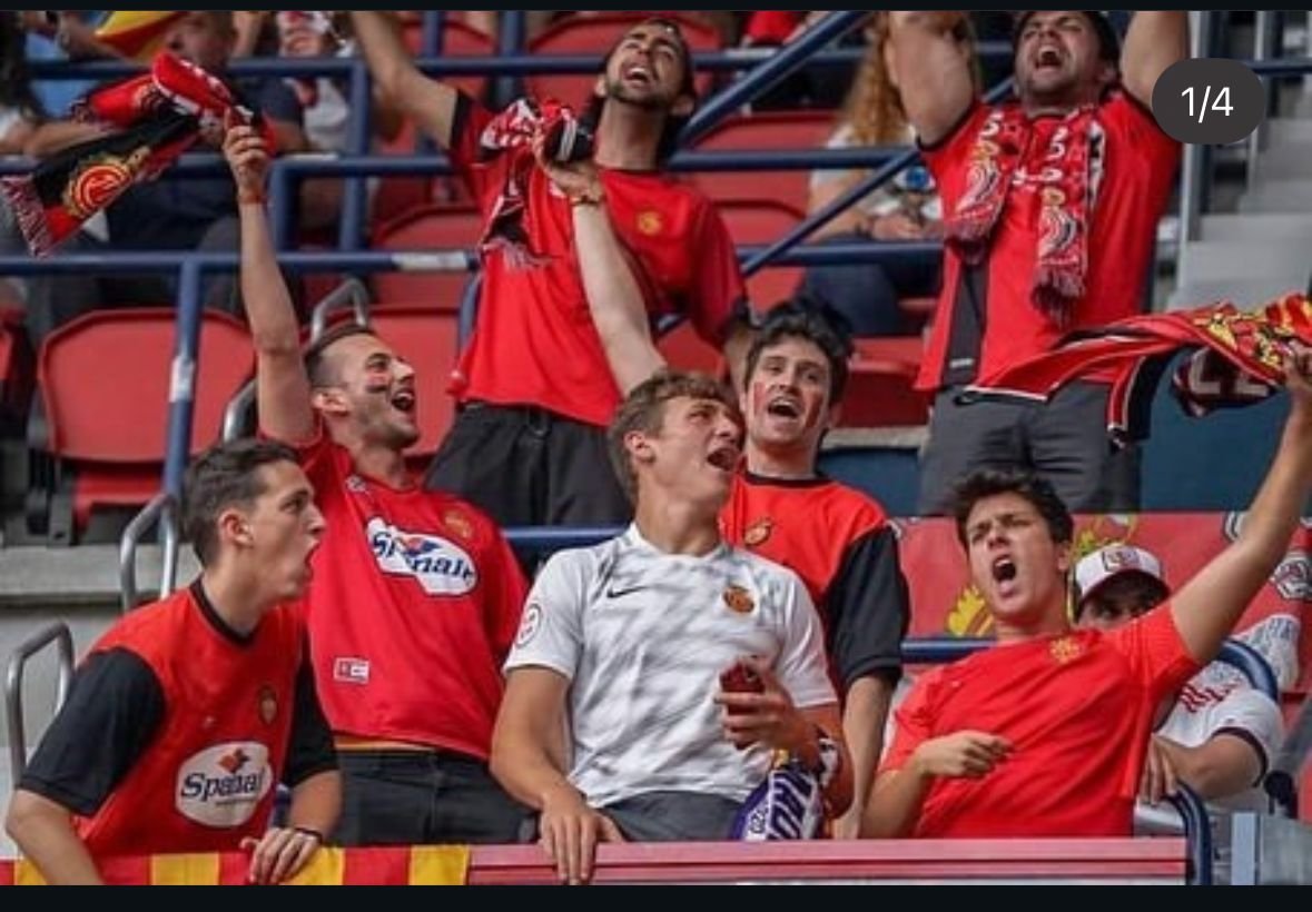 simon_joseant's tweet photo. Aficionados criticando a Muriqi y demás, porque son unos mercenarios y no sienten al equipo. Luego si juegan los que sí sienten los colores como David López y cometen algún error, no sirven ya que necesitamos gente con nivel. Ser mallorquinista es extraordinario 😅 https://t.co/0ZkBUAOw08