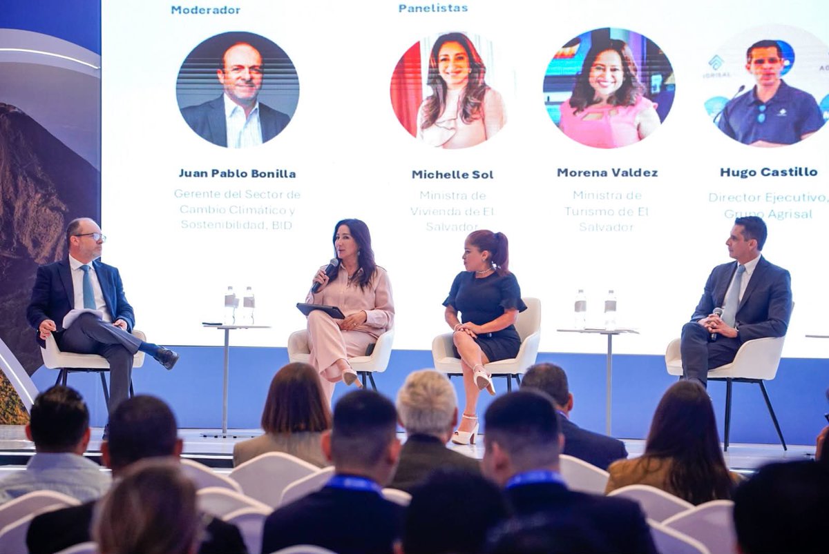 misol140's tweet photo. Participamos con la ministra de @MITURElSalvador @MorenaValdezSV en el foro del @el_BID “El Salvador crece: inversión para acelerar el crecimiento”.

Compartimos nuestra visión sobre cómo el turismo y la vivienda van de la mano en el desarrollo del país.

Como Ministerio de @ViviendaSV, estamos enfocados en promover la construcción de vivienda porque es una de las pocas inversiones que genera impacto social y económico al mismo tiempo.