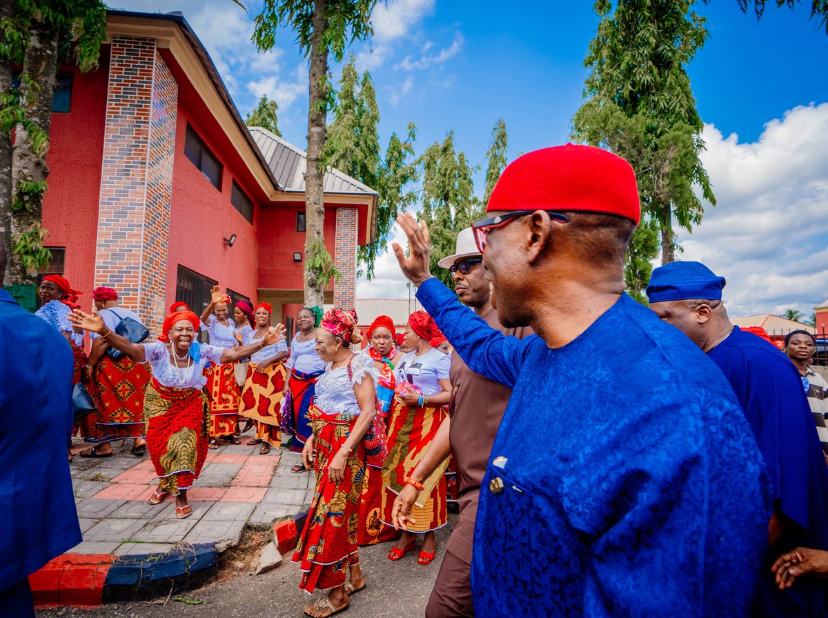 IAOkowa's tweet photo. Yesterday, I paid a consultation visit to the revered royal fathers of Delta North at the palace of His Royal Majesty, Emmanuel Efeizomor II, OON, the Obi of Owa, as part of my ongoing stakeholder engagements across the district.

Our discussions focused on the continued peace, unity, and development of Delta North, as well as the collective responsibility we share in advancing the interests and wellbeing of our people.

I deeply value the wisdom, counsel, and leadership of our traditional rulers, whose role in preserving our culture, promoting harmony, and fostering development remains invaluable.

I am grateful to Their Royal Majesties for the warm reception and insightful engagement, and I remain committed to working with all stakeholders in pursuit of a stronger, more united, and more prosperous Delta North.