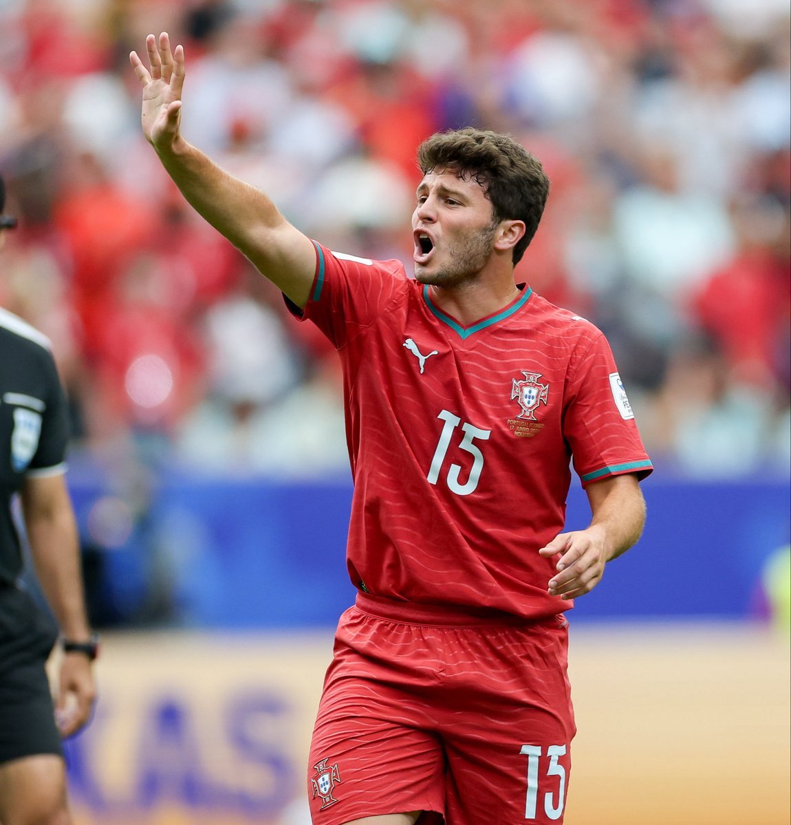 themedeek's tweet photo. Not Cristiano Ronaldo.

Not Bruno Fernandes.

Not Bernardo Silva.

Not Vitinha.

Not Rafael Leão.

Not Nuno Mendes.

Not anyone else wearing a Portugal shirt.

If we're judging players on what they're doing right now, there shouldn't even be a debate. The only reason João Neves isn't universally accepted as Portugal's best player is because some people are still living off names and reputations.

João Neves is undoubtedly the best Portuguese player in the world right now, and only Ronaldo fans will disagree.