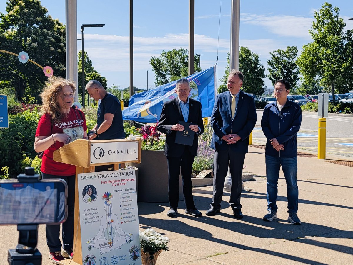 scottxieaj's tweet photo. Glad to join @MayorRobBurton and Councillor @CouncillorKnoll for the Sahaja Yoga Meditation Day Flag Raising at Oakville Town Hall.

Thank you to @SY_Halton for your continued support of our community and for promoting wellness, mindfulness, and connection. #Oakville #SahajaYoga #CommunityWellbeing 🧘‍♀️🇨🇦