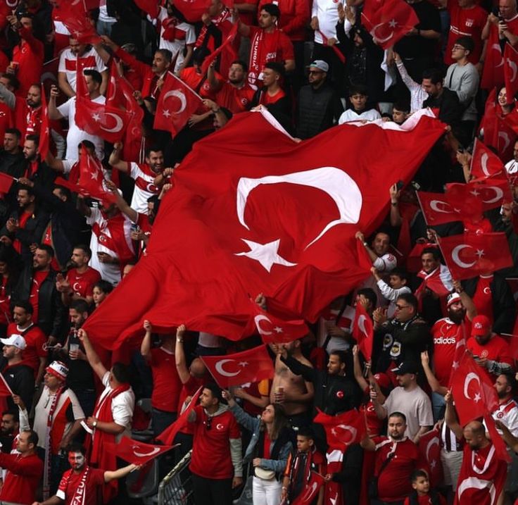 uusseerr10777's tweet photo. "Allah sana, şanlı bir zaferle yardım etsin" https://t.co/fEjucebPyU
