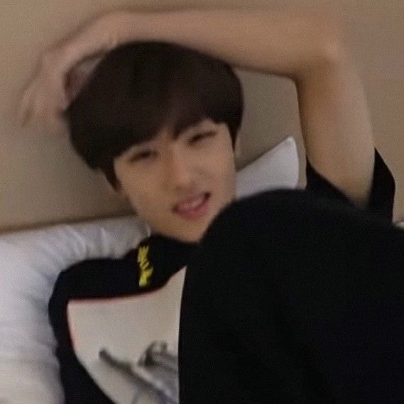 jiebokki's tweet photo. idol jisung vs just jisung eoehqksfbsh https://t.co/JLhHyUsixY