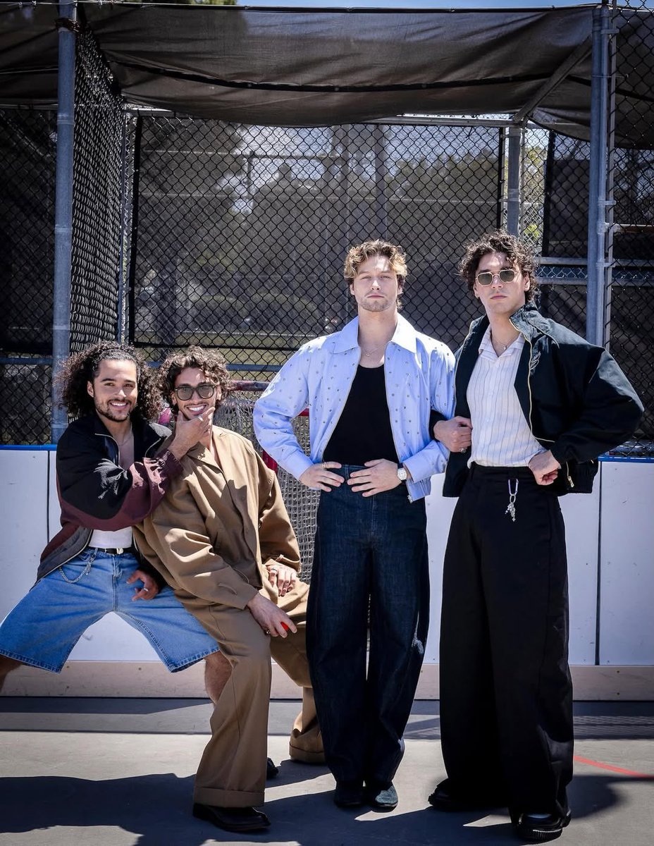 kalynstephenbra's tweet photo. THE BOYS! Mais de Stephen Kalyn, Antonio Cipriano, Belmont Cameli e Jalen Thomas Brooks para a ‘Boys By Girls’.

via @/lucakingstons no Instagram https://t.co/WdFjoy0FSX