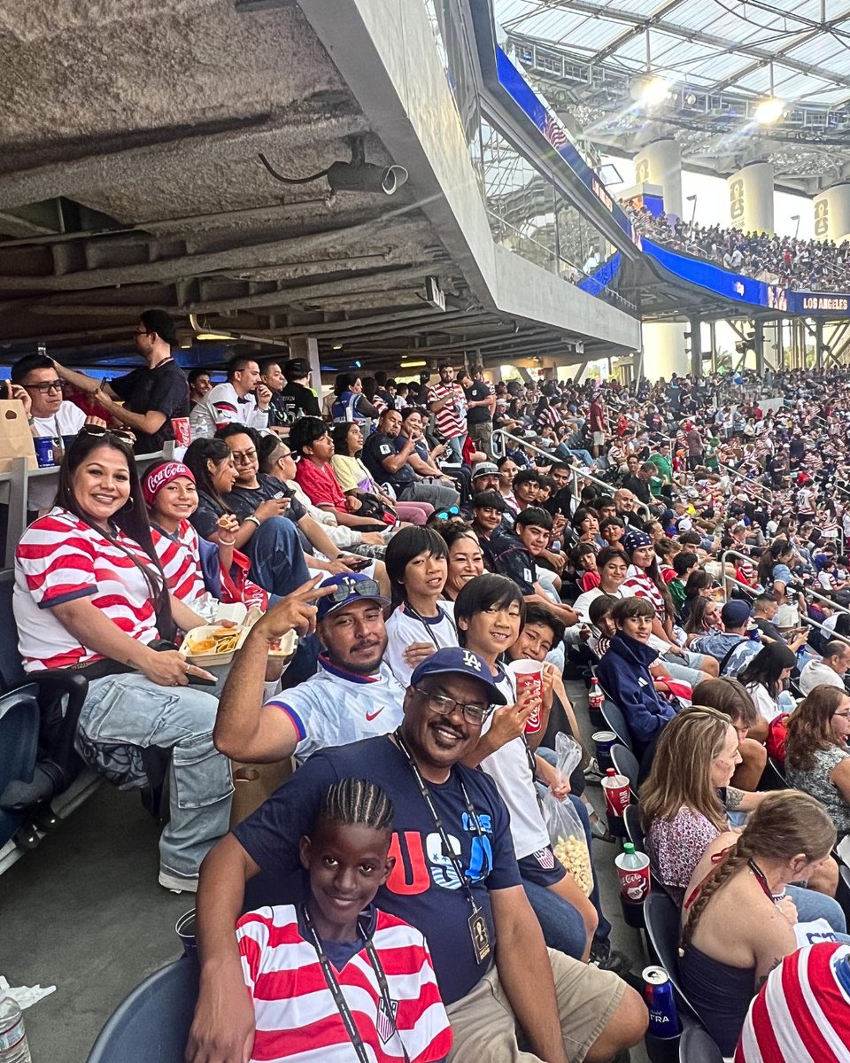 MayorOfLA's tweet photo. Through a partnership we secured between U.S. Soccer and the City of Los Angeles, 100 local kids and their family members attended the Los Angeles World Cup Opening Match to cheer on the @USMNT. I’m focused on ensuring that Angelenos can take part in these once-in-a-generation sporting events.

Today we have another opportunity to cheer on the USMNT! 

Watch it for free at a Kick it in the Park location in your neighborhood. Visit https://t.co/JztsnY15rf to learn more.
