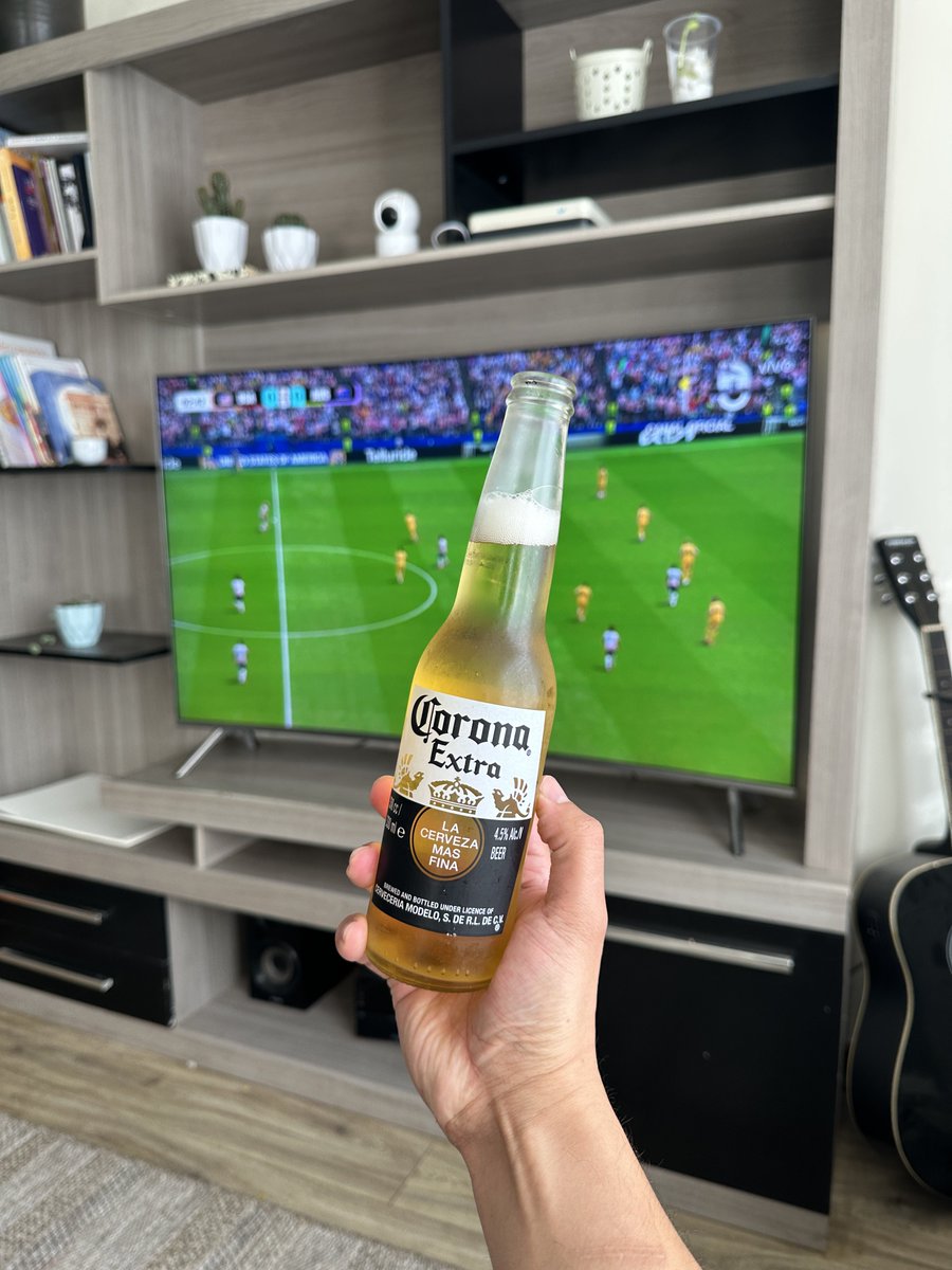 ed_araya's tweet photo. #Viernes viendo partido del Grupo D Mundial de la FIFA 2026 🏆

🇺🇸 USA vs Australia 🇦🇺 

#FIFAWorlCup
#CopaMundialFIFA2026 https://t.co/ulBH3PcM3x