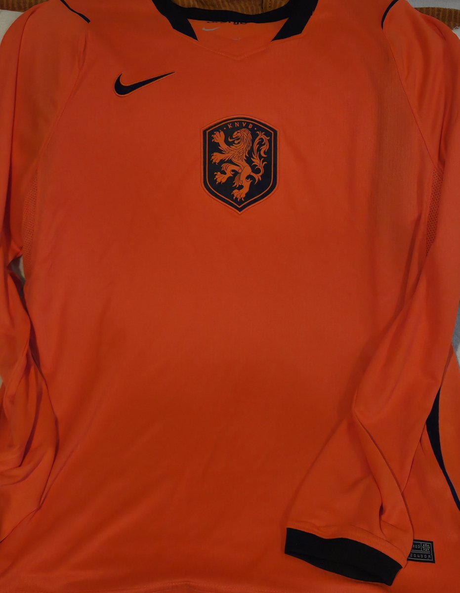 anti_boti's tweet photo. SIEMPRE bancando a Messi 1️⃣0️⃣, por eso siempre sus camisetas son las mejores y aún mejor si son de @kitsdo777. Ya arrancó el mundial y las #Botis ya tienen esta hermosa camiseta manga larga de Holanda.
Si queres ver más camisetas del mundial entrá acá https://t.co/gVkU4aqohH
📱+86 180 3870 0151