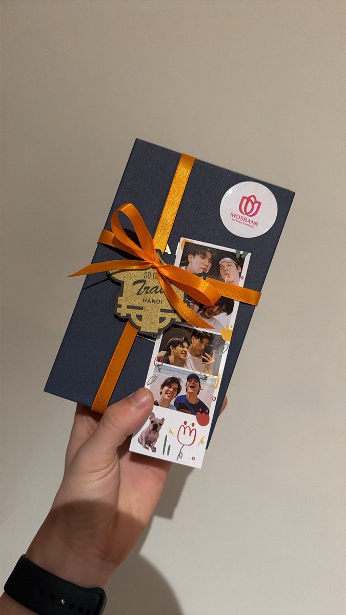 LV_Hanbi's tweet photo. Yêu rất nhiều 🩵🩷￼
Love from Pear with LV
#MosBank #moslhong 
#ISBANKY
 #AVIFW2026xMosBank https://t.co/Bx5oawuvlY