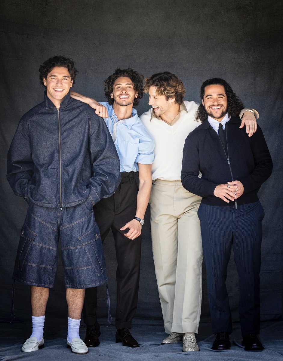nowstatx's tweet photo. A produção claramente confundiu teste de elenco com concurso de beleza. https://t.co/enA3gpD08L