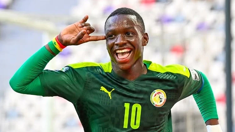Fenerbahçe'den 'Geleceğin Sadio Mane'si' Amara Diouf'a İmza: Genç Yetenek İstanbul'da