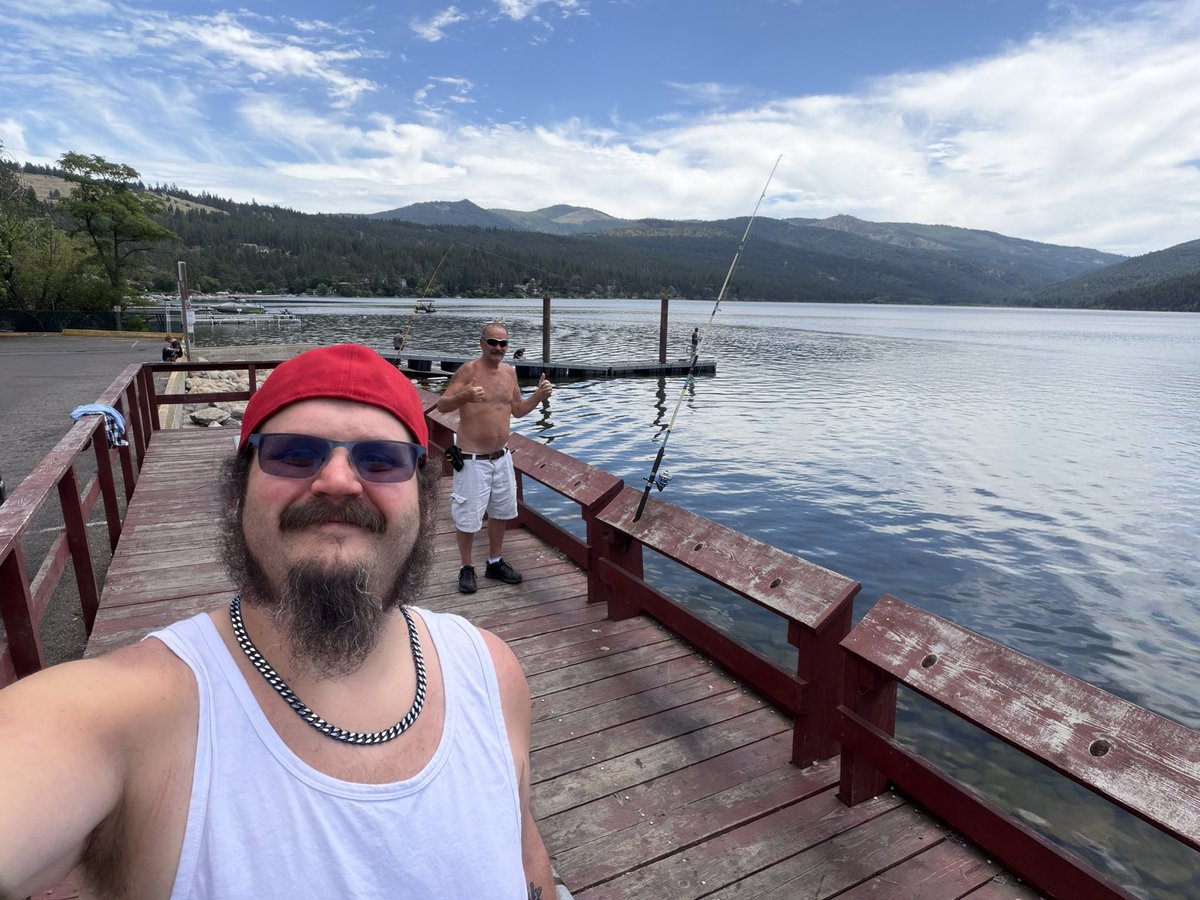 BlueBerryYum253's tweet photo. Oh yeah, doing a lil bit of fishing up in Spokane https://t.co/RwGVmWCwwj