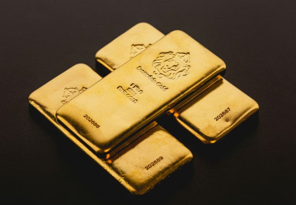 silvertrade's tweet photo. 🔥DUBAI TO LAUNCH GULF'S FIRST SAME DAY GOLD FUTURES CONTRACT MONDAY‼️

🚨"The Dubai Gold and Commodities Exchange (DGCX) will launch the Gulf region’s first same-day physically settled spot gold contract on Monday (June 22), providing bullion dealers a regulated alternative to traditional over-the-counter markets.

DGCX aims to capture a larger share of the institutional trade moving between European and Asian markets through instant delivery of bullion.

Settled in UAE dirhams, the contract is also backed by one-kilogram bars that meet the UAE Good Delivery standard.

Global precious metals trading often operates on settlement cycles of one day or longer, particularly in exchange-traded and over-the-counter markets. These timelines can require participants to commit capital for extended periods while remaining exposed to price fluctuations and counterparty risk until settlement is completed.

According to DGCX, the new contract reduces the settlement period to zero days, enabling eligible participants to execute trades and complete physical delivery through an approved vault network within the same trading day."
https://t.co/yphrVTt3bd