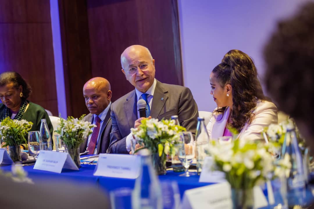 UNHCREthiopia's tweet photo. This morning in Addis Ababa, @UNHCREthiopia convened Ethiopia's top private sector leaders in the presence of the UN High Commissioner for Refugees @BarhamSalih to turn refugee inclusion into real business opportunity. “Refugees are partners, not a burden.” https://t.co/CDN7PjDcQy
