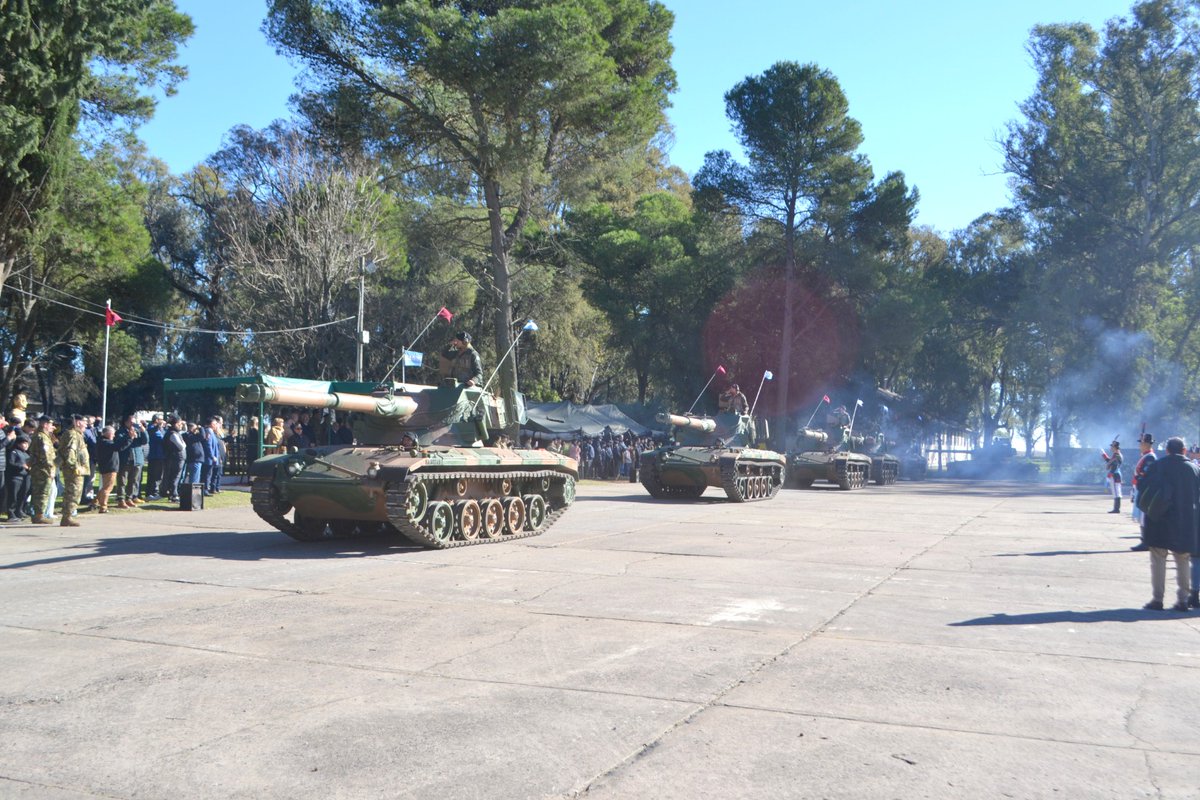 Ejercito_Arg's tweet photo. #LaPampa El Regimiento de Caballería de Tanques 13 celebró el 200.° aniversario de su creación con una ceremonia en la plaza de armas de la Guarnición Ejército #GeneralPico.
#UnEjércitoEnAcción
@MinDefensa_Ar https://t.co/nXxHrbQroy