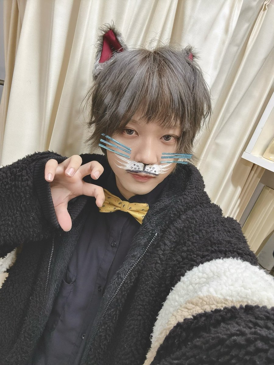 Mickyren123's tweet photo. おはようございます

少年Komplex 
｢Tiny DREAM ~夢の国エゲレス~2026」

本日も2公演。

▼公式Blog
https://t.co/zUFMazoXi1
※追加のご予約もお待ちしております

皆様のご来場心よりお待ちしております

※連日チェキ撮影会やお手紙やプレゼントありがとうございます🐈‍⬛

#舞台タイドリ2026 https://t.co/iRU2XthUdt