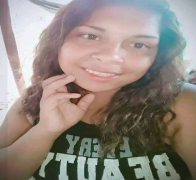 desaparecidaorg's tweet photo. Jessica Macarena Farfán tiene 28 años, desapareció el 6/6/26 en Libertador General San Martín,  provincia de  Jujuy. Es delgada, altura 1,50. Se hizo la denuncia. Por favor compartir y avisar #Urgente al☎️388-6828607, 101 o 911   

#Jujuy https://t.co/8cPhKRQy3V