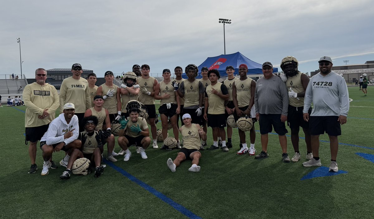 BBSavageFB's tweet photo. The boys had a full day of competition at the Skordle Showdown in Bixby. They went 5-1 and won the 2nd place game! https://t.co/g7feKLrI2x