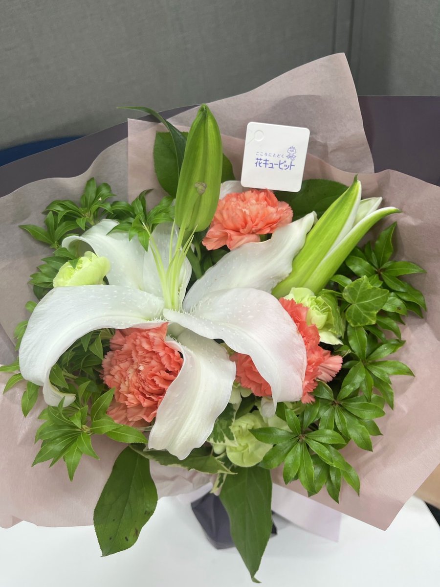 🌸 #花咲かタイムズ ✨🌷今週の花🌷✨ 「白ユリのブーケ」 3名様 応募