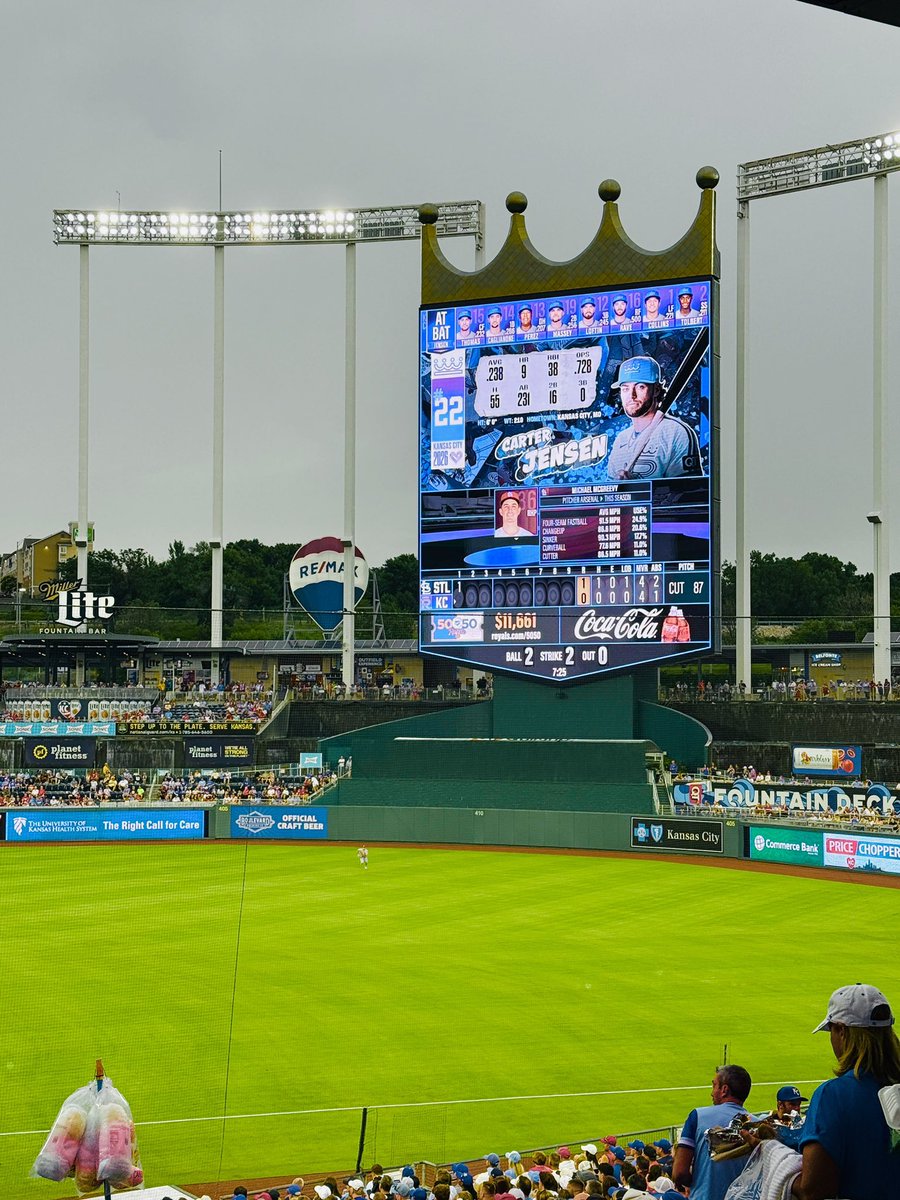 bubrub2006's tweet photo. Nice single Sleepy but it didn’t work out. #GoRoyals https://t.co/Zmr6IHWqTf