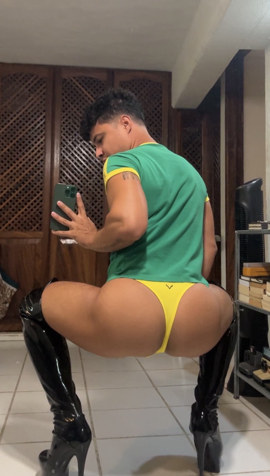 2 pic. Cuantas creen que me metan hoy? 🇧🇷 https://t.co/Y8KWvCZqBR