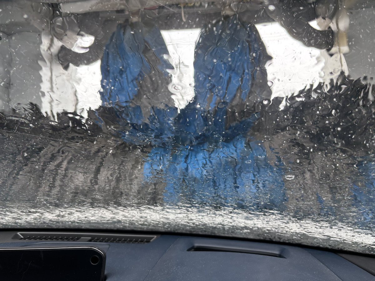 IPstage's tweet photo. 雨の日に洗車機使ってみた。 https://t.co/iSXJAe1GIM