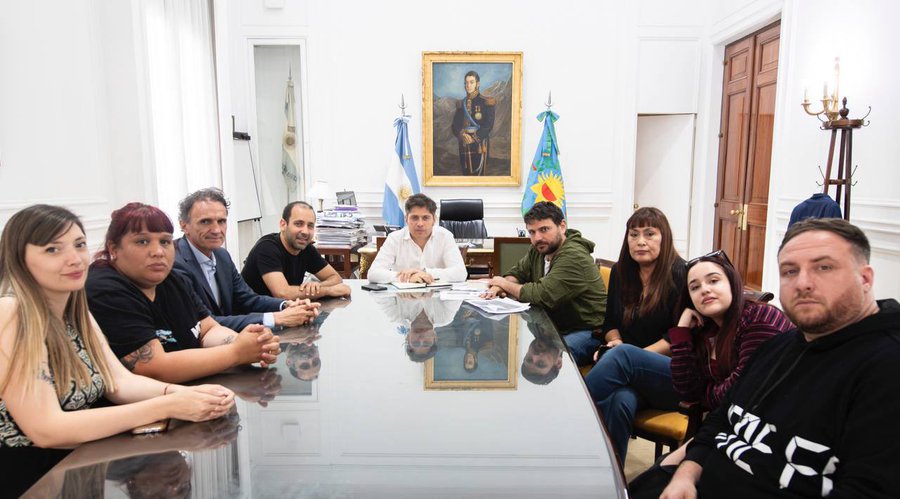 uuugberns's tweet photo. @agarra_pala @JMilei @trebuquero @ChatrucJose2 Ellos crearon esto, pero no para que algún día mejorara la situación de esta gente; lo crearon para controlar y robar. A ver si aprendemos: nunca más. Cínicos, no más. https://t.co/pjeEbl3QVg
