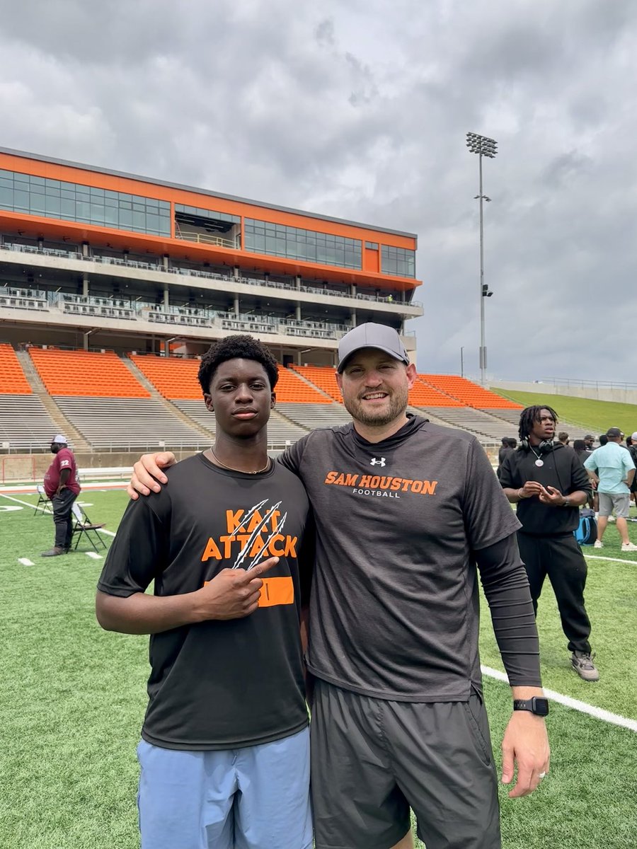 gabrielike_'s tweet photo. Had an amazing time at Sam Houston State Football Camp! Grateful for the chance to put in work at @BearkatsFB. Thanks to @CoachPhilLongo and the staff for putting on today’s camp. @CoachRaisbeck @znpatterson @CoachKey9 @DBCoachMcGraw @blairvaughan41 @Coach_BenMoran #Compete https://t.co/mtO1ZYz9Tm
