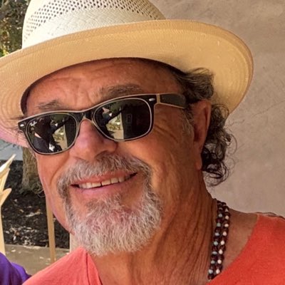 markatthemoon's tweet photo. #NewProfilePic https://t.co/reCHeT6gm3