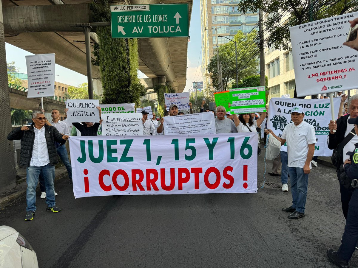 jesusmario71273's tweet photo. Este  viernes 19 de junio a las 10:00 horas se llevó a cabo la manifestación ante los Tribunales Colegiados, con la finalidad de expresar nuestra inconformidad por el desechamiento de nuestras demandas.
• Los Jueces protegen al Gobierno
• Juez 1, 15 y 16 ¡Corruptos!
• El amparo se creó para proteger al Ciudadano NO al Gobierno.
• Juez Joacim Barrientos Zamudio, Jueza Guadalupe González Hernández y Juez Gabriel Regis López ¡CORRUPTOS!
• Tribunal Décimo Segundo Colegiado en Materia Administrativa, resuelvan conforme a derecho.
• Magistrado Carbajal, escucha la señal, la pensión es fruto de trabajo y esfuerzo real.
• Magistrada Martha Patricia Sánchez Galavíz, los derechos adquiridos merecen una defensa real.
