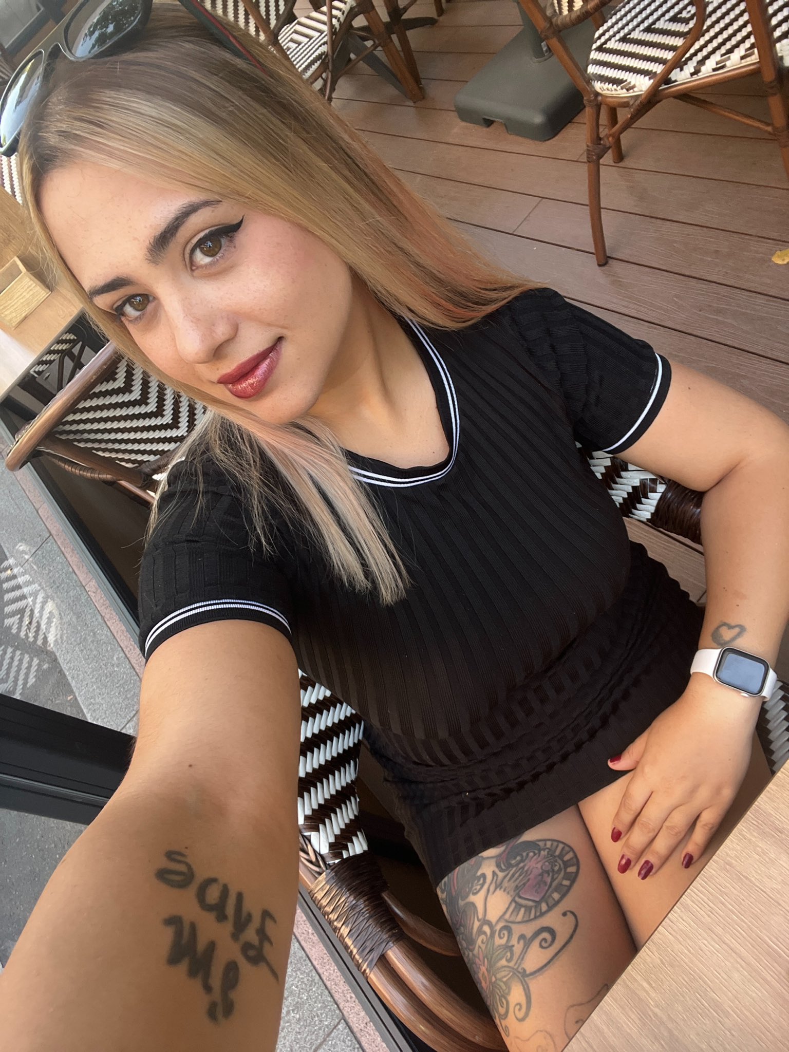 1 pic. Madrid, como siempre ha sido un placer inmesurable🥰 Gracias por las flores, las comidas y cenas, y sin duda por la compañía. Próxima parada, Alicante💋 https://t.co/p0ChZbWkvH