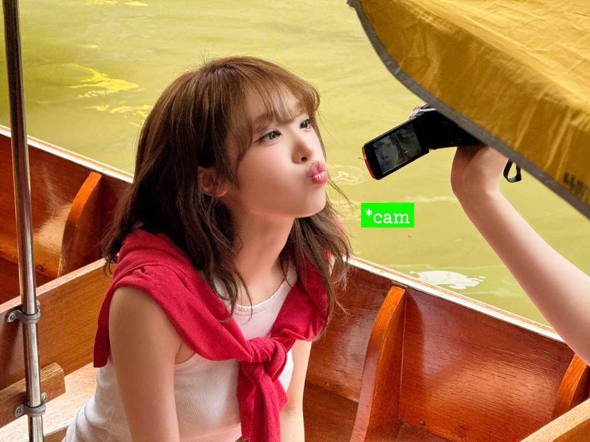 Arab_Yena's tweet photo. 26.06.19 [📸]
تحديث حساب يينا الرسمي yenacore_ على الانستقرام :

"REDRED"

🎵YENA • Mirror Mirror

🔗 https://t.co/b03tYDJtEH
——
@YENA_OFFICIAL #최예나 #イェナ #崔叡娜 https://t.co/vQxo4Kp8mf