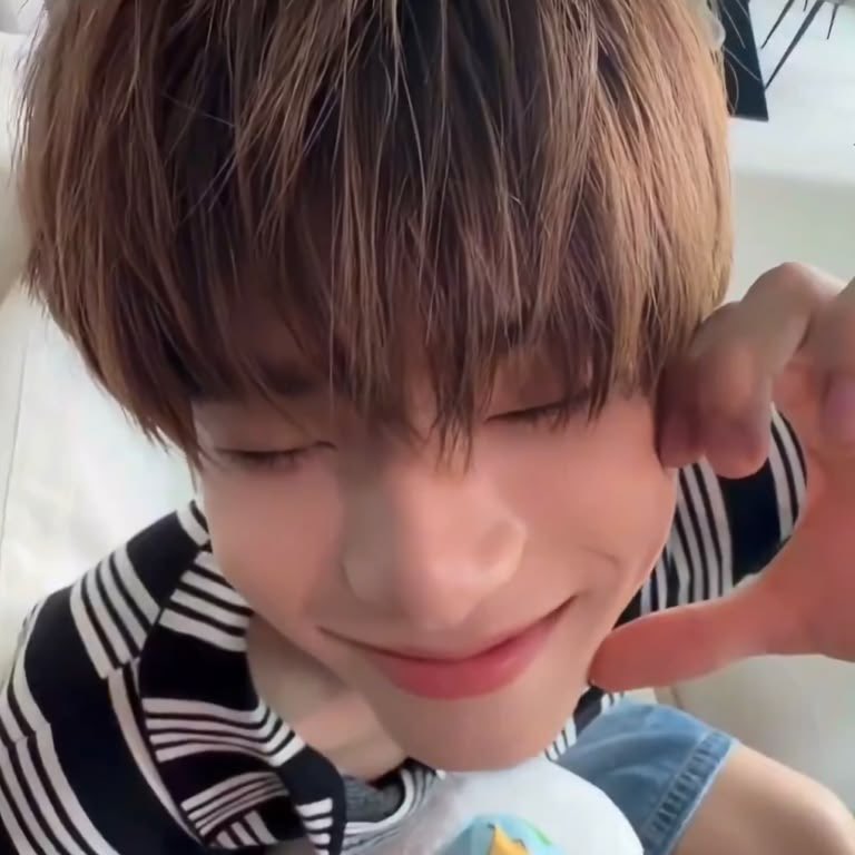 revnssa's tweet photo. @twnpichhh NONOOMF UR SO NICE THANK YEW😚🫶🏼 https://t.co/jp0HFvufZ2