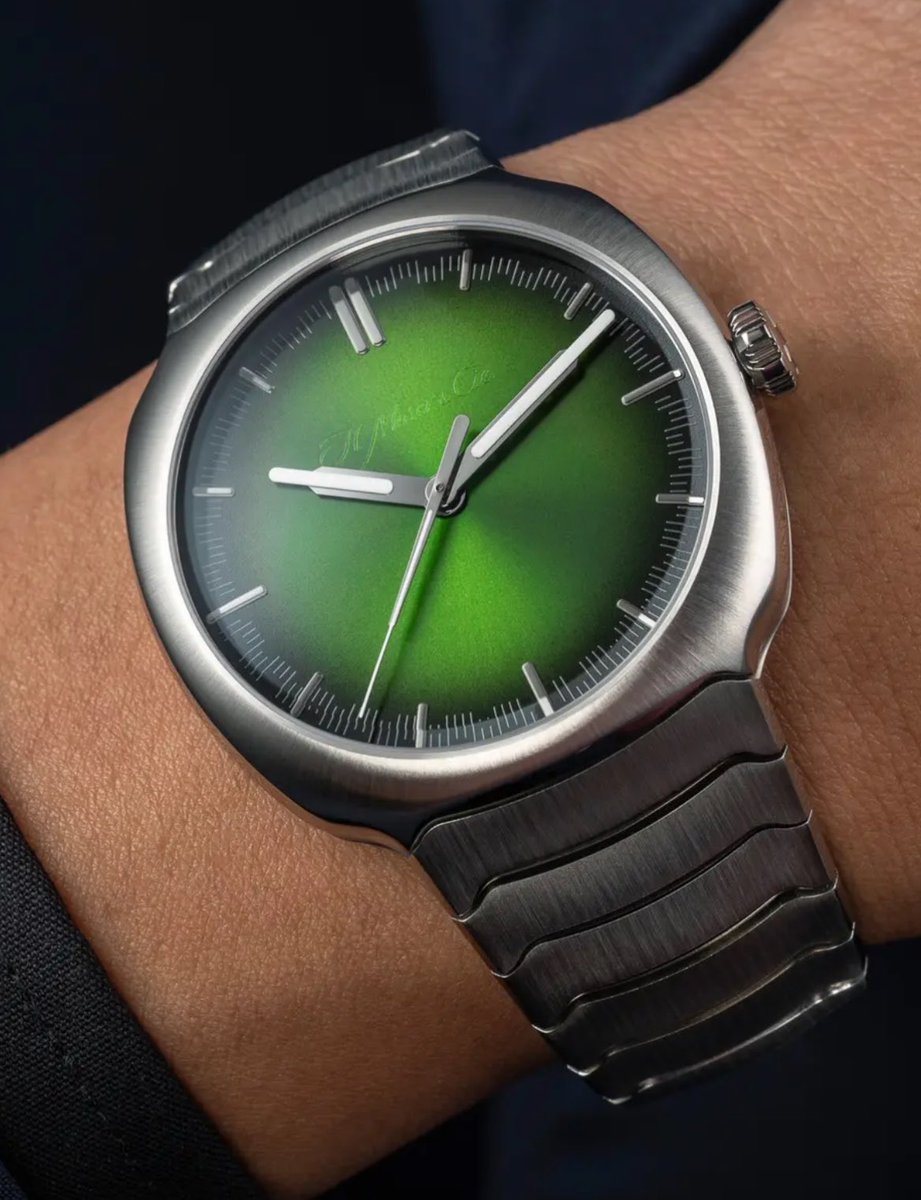 TamerSaito's tweet photo. Sanat eseri. 

H. Moser &amp; Cie 🇨🇭 İsviçre’nin en saygın bağımsız lüks saat üreticilerinden biridir. Marka, 1828 yılında saat ustası Heinrich Moser tarafından kurulmuştur. 

Fotoğraf : Streamliner Centre Seconds  Matrix Green

Fiyat : 21 900 CHF https://t.co/MVpNJ6txAQ