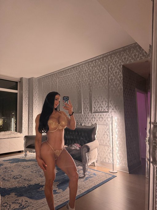 Amy Anderssen - Www. https://t.co/gxL5KNuEI9 https://t.co/bM4gSMfAcG