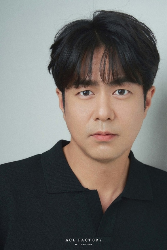 mj_kdrama0625's tweet photo. 陰で韓国芸能界を支える四皇 https://t.co/iqGBYlLirV