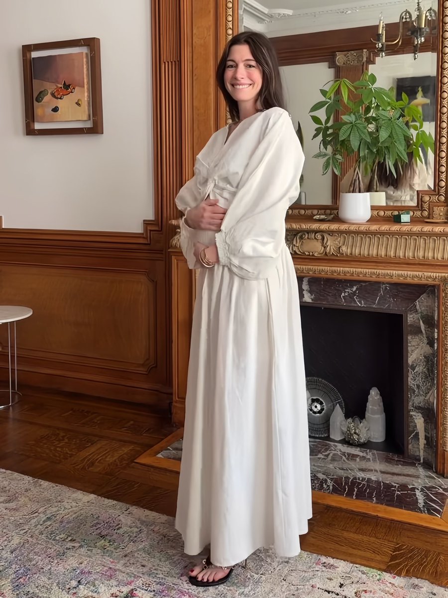 AlPuntoNoticias's tweet photo. 🚨 #ANNEHATHAWAY en la dulce espera… 🚨

Con un cortito pero hermoso video fue como #AnneHathaway dio a conocer que está embarazada, luciendo radiante y con la luz que solo la maternidad logra…

¡FELICIDADES ANNE! 🐣🍼🐣 https://t.co/0w686fyU8d