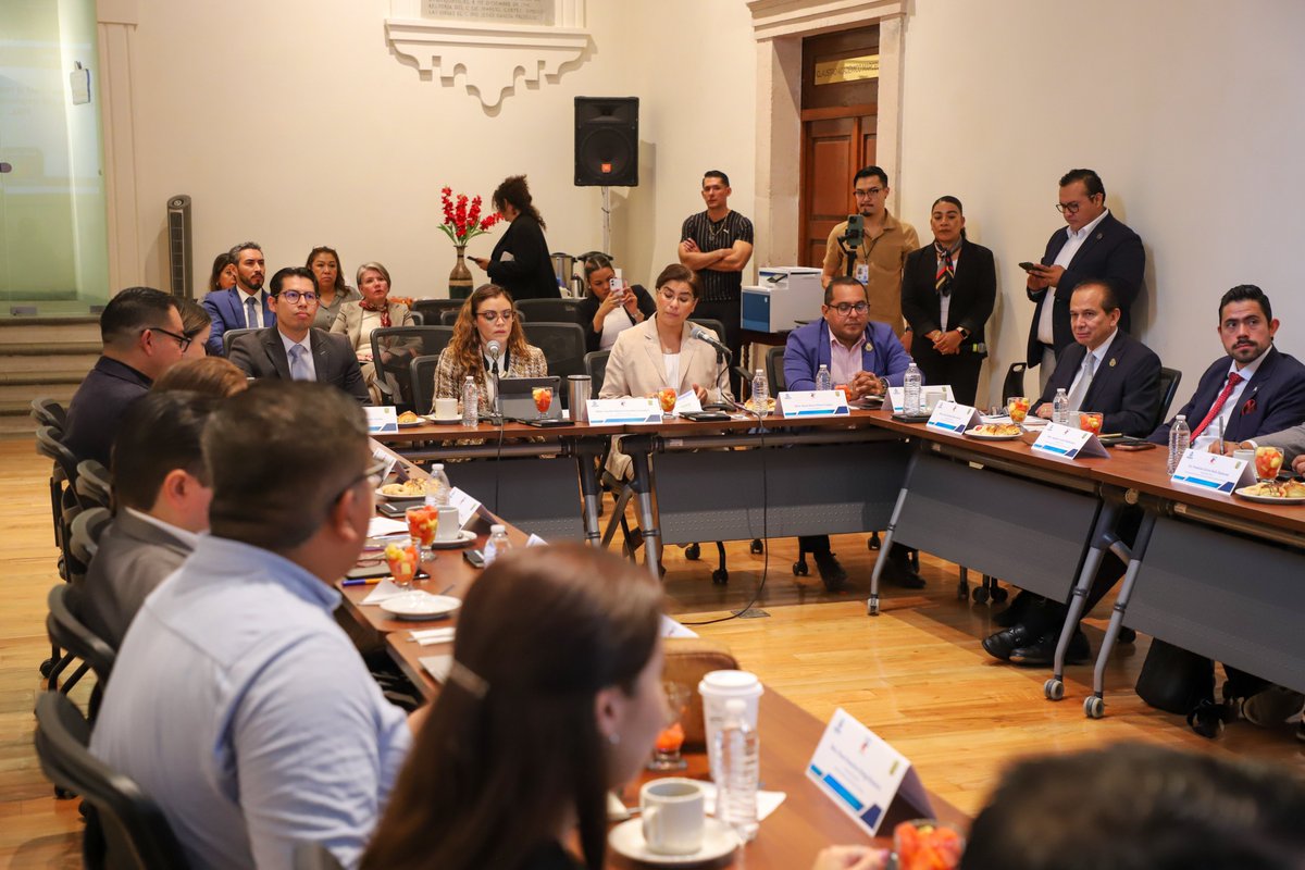 honestidadgente's tweet photo. 🤝 Un Guanajuato abierto se construye con la voz de la gente.

En la Sesión del Secretariado Técnico Local de Estado Abierto 2025-2027, , reafirmamos nuestro compromiso con la transparencia, la participación ciudadana y la confianza en las instituciones. 🔎✅

#LaHonestidadNosUne https://t.co/ewNgt0FGre