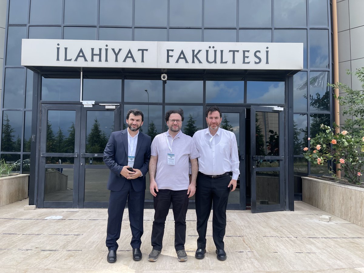 ProfMuratSimsek's tweet photo. Kocaeli hatırası

İslam hukuku

“Allah hayır murad ettiği kişiyi dinde fakih kılar.” https://t.co/slN4nbSdcG
